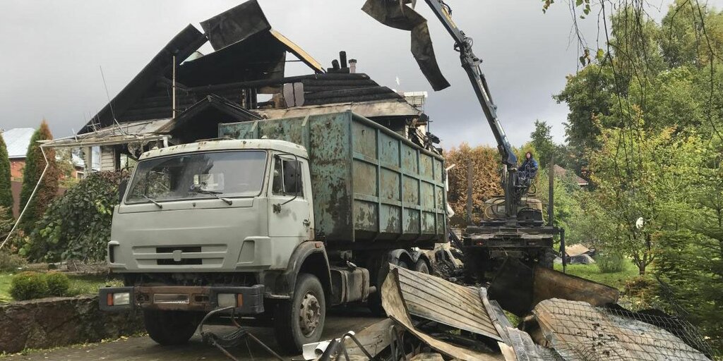 Вывоз мусора после пожара с утилизацией в Чусовой в октябре