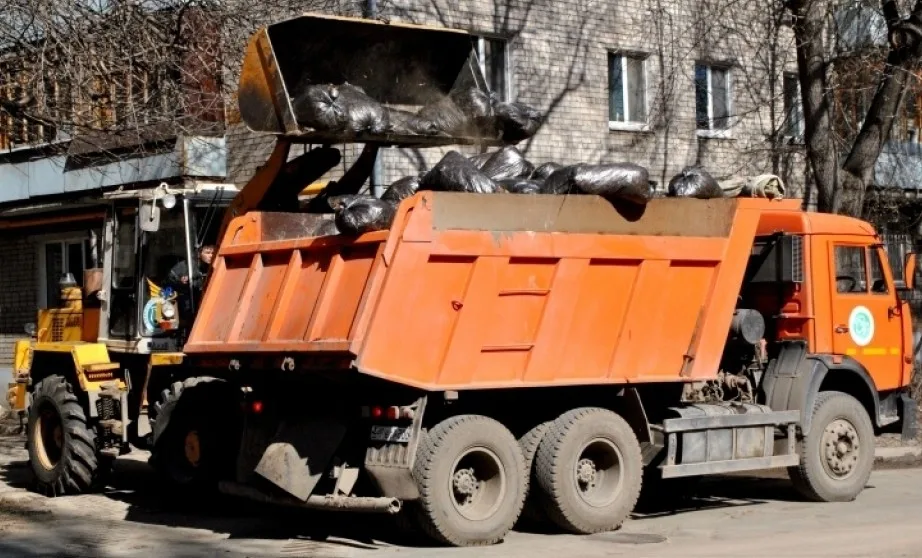 Вывоз мусора грузовым фургоном 5 тонн в Чусовой – ПроМусор, аренда, цена от 1619 руб