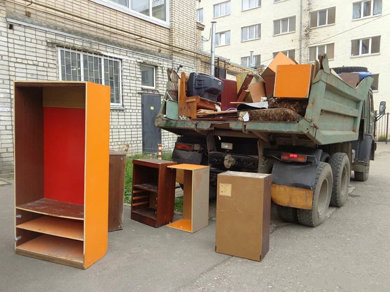Вывоз шкафа в Чусовой от ПроМусор — недорого, демонтаж, утилизация, вывоз из квартиры от 888 руб