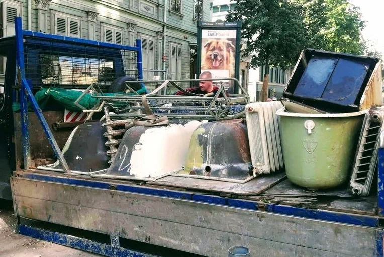 Вывоз старой сантехники в Чусовой от ПроМусор: быстро, недорого от 575 руб., утилизация и грузчики