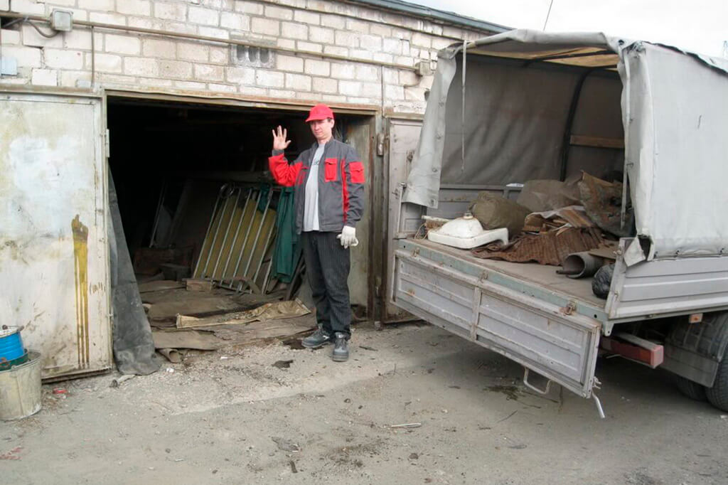 Вывоз мусора, хлама и старых вещей из гаража в Чусовой от ПроМусор — услуги от 2455 руб., срочно и недорого