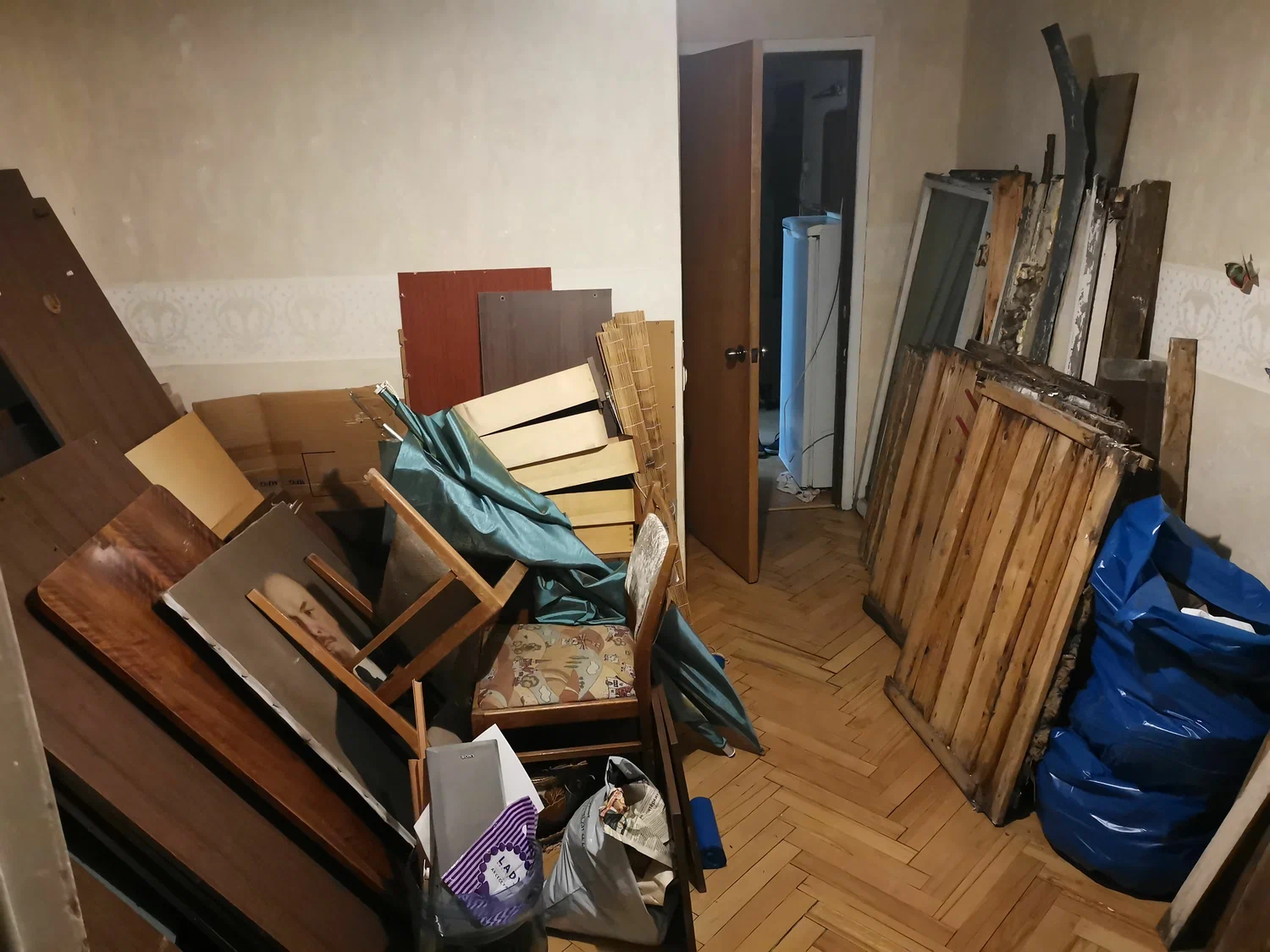 Демонтаж мебели с вывозом и утилизацией в Чусовой в октябре