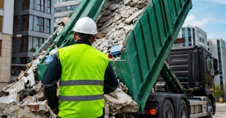 Вывоз строительного мусора в Чусовой: услуги лицензированной компании — ПроМусор